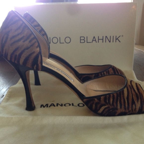 Manolo Blahnik Peep Toe Heels in Tiger Print - Picture 3 of 5